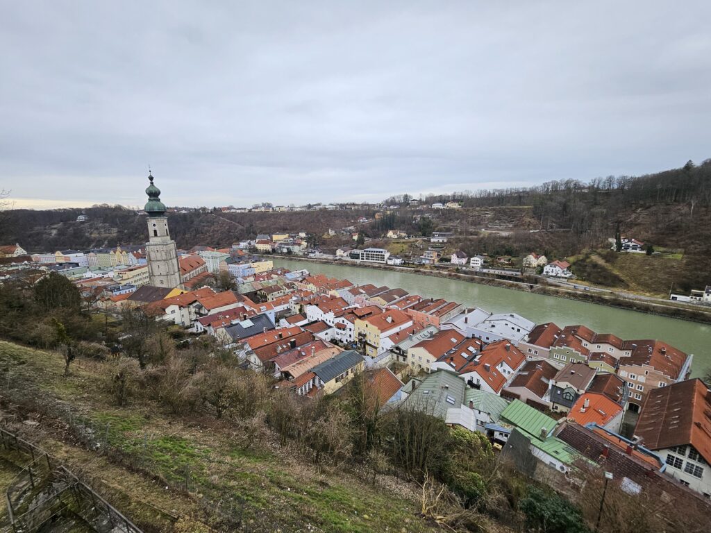 Uitzicht op Burghausen vanaf het Kasteel Burghausen